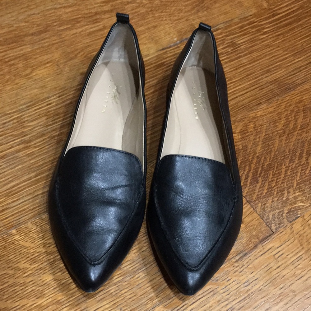 Lord and Taylor Catriona Black Leather Flats size 9